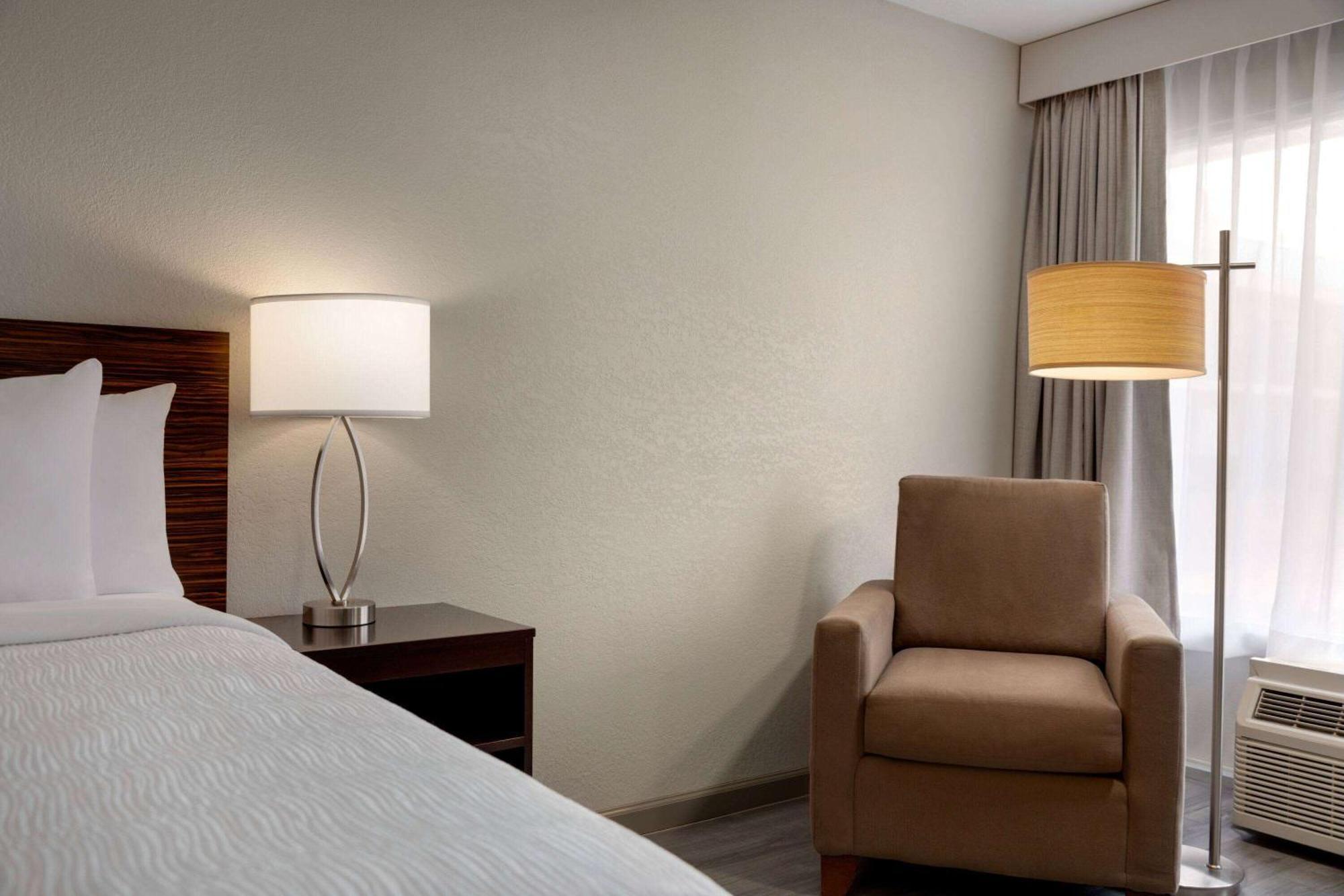 Baymont By Wyndham Emporia Va Hotel Exterior photo