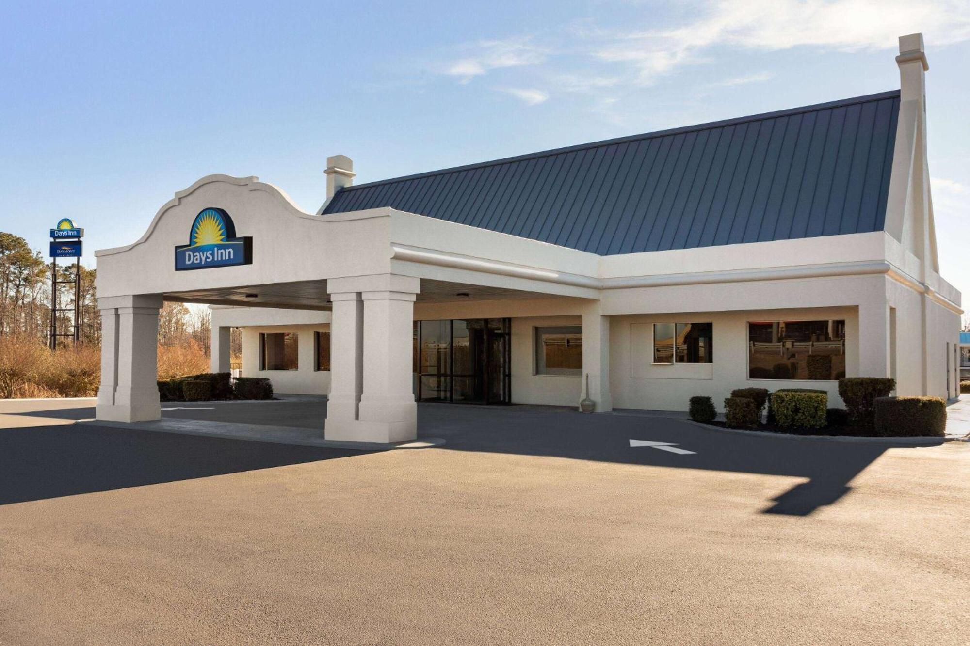Baymont By Wyndham Emporia Va Hotel Exterior photo